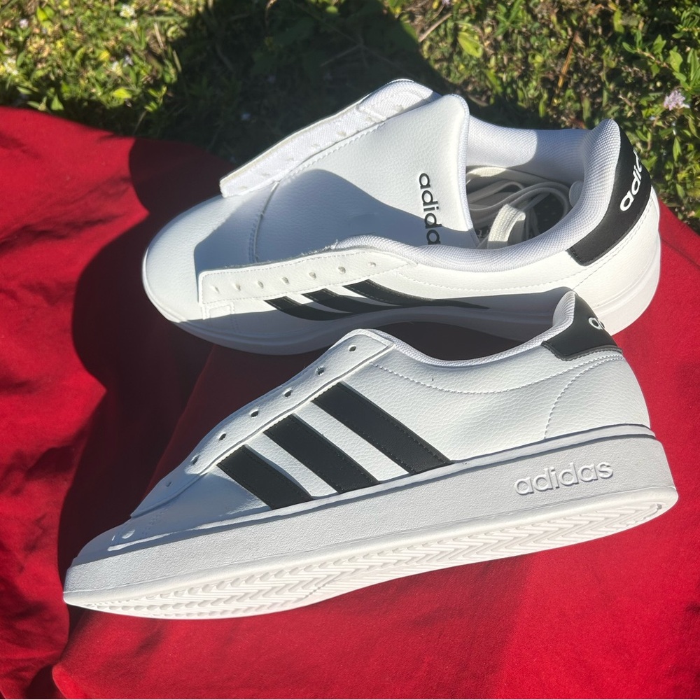 adidas Men's White and Black Sneakers